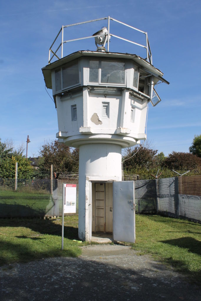 Landkreis Hof; Moedlareuth; Mödlareuth; Little Berlin; Deutsch-deutsches Museum; Wachturm; Deutsch-deutsche Grenze; Eiserner Vorhang; Heimakt; Rückkehr; Frankenwald; Bayerisches-Vogtland; Oberfranken; Bayern; Museum; copyright Stadt Hof