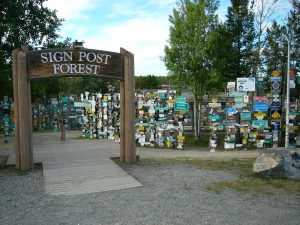 Der Sign Post Forest in Watson Lake