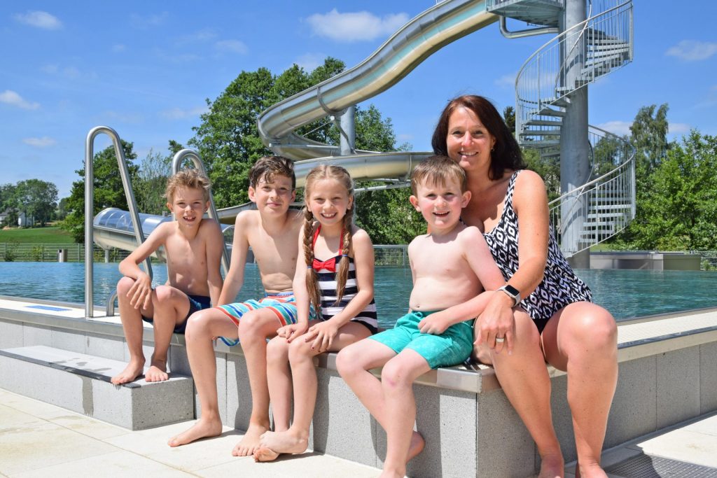 Badespaß für die ganze Familie bieten die drei Becken des Bad Stebener Freibades.